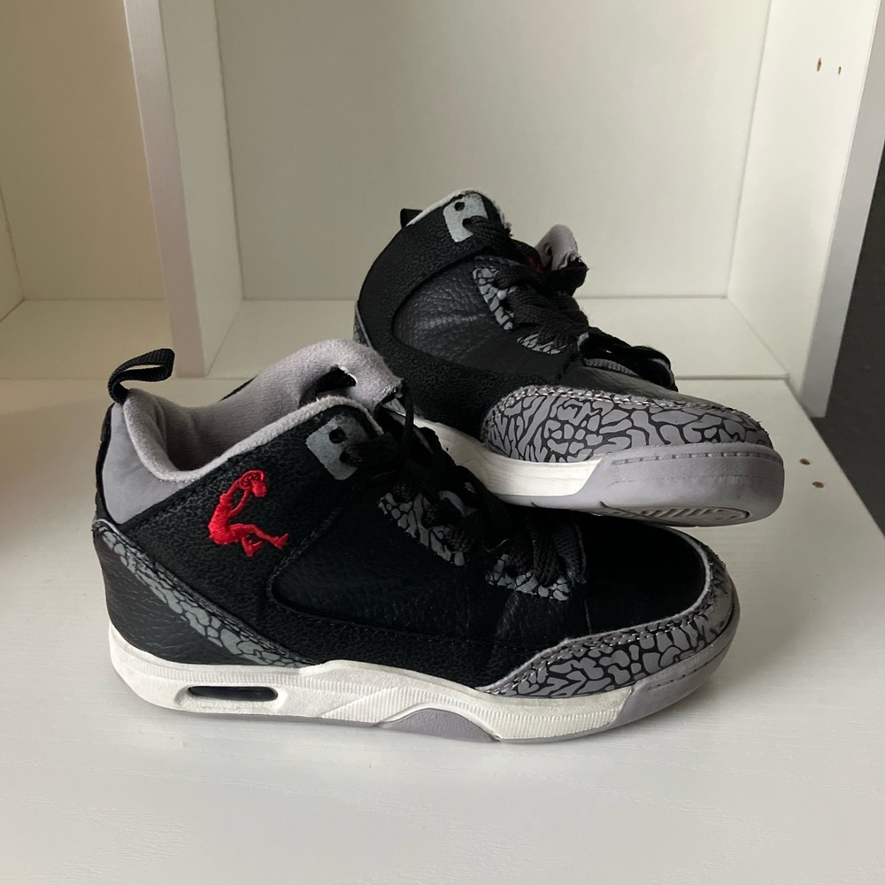 Youth Shaq Basketball Shoes in Black & Gray